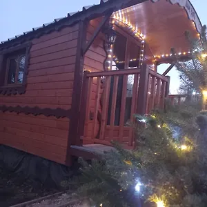Camping L'encantada- Roulotte, Rieux (Haute-Garonne)